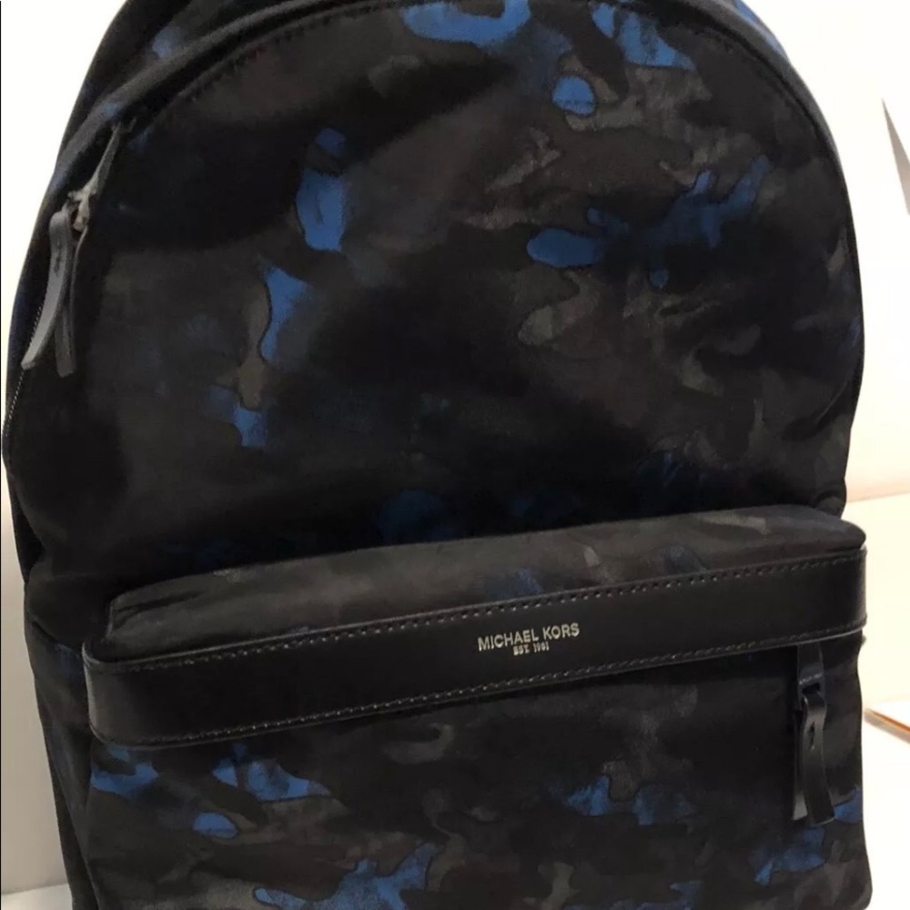 New Michael Kors Backpack - Picture 5 of 7